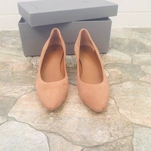 Aquatalia Pasha Pumps (Size 8.5, 38.5)